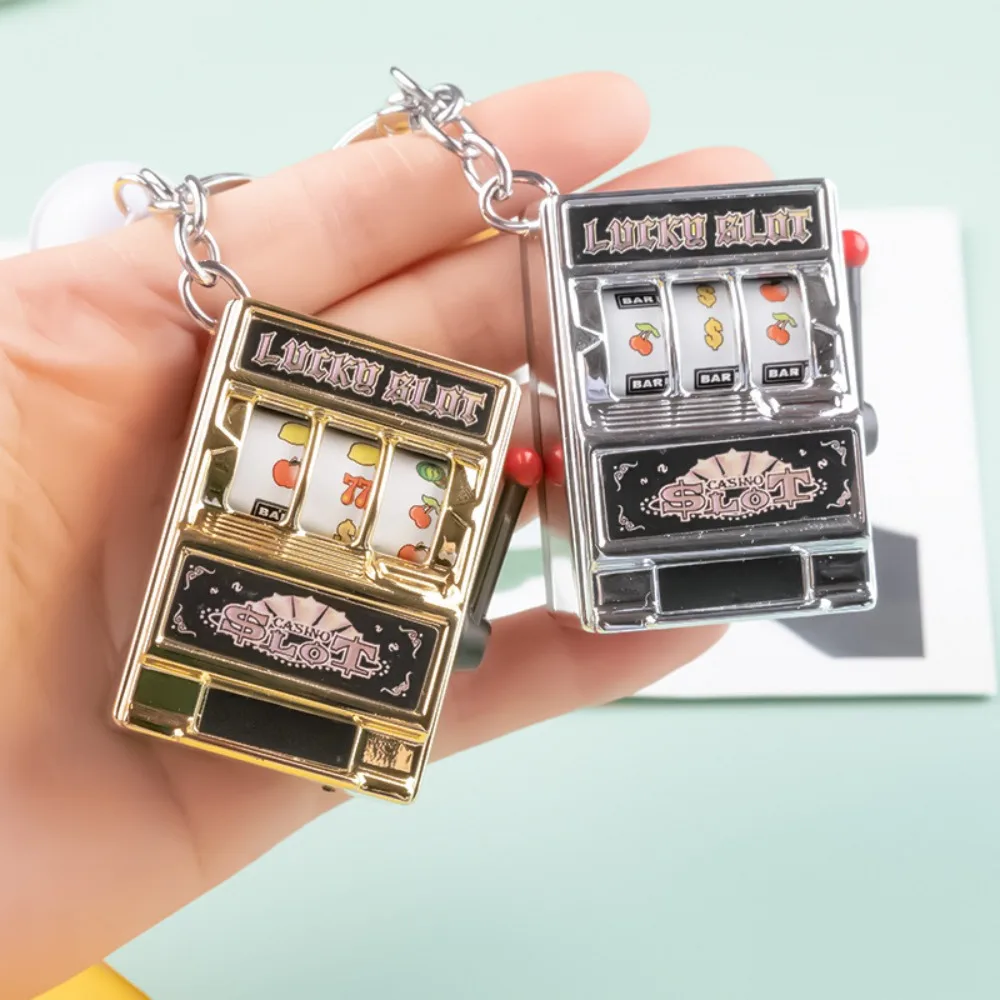 Simple Fashion Trend Keychain  - đánh giá và giá Retro Gaming Keychain