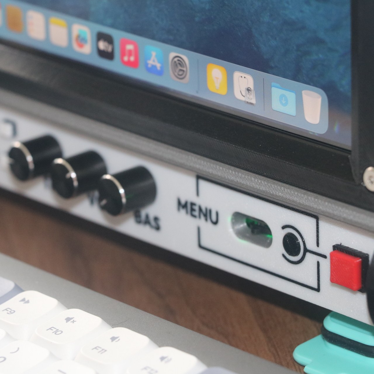 Table retro monitor CRT replic - đánh giá và giá Retro Gaming Monitor